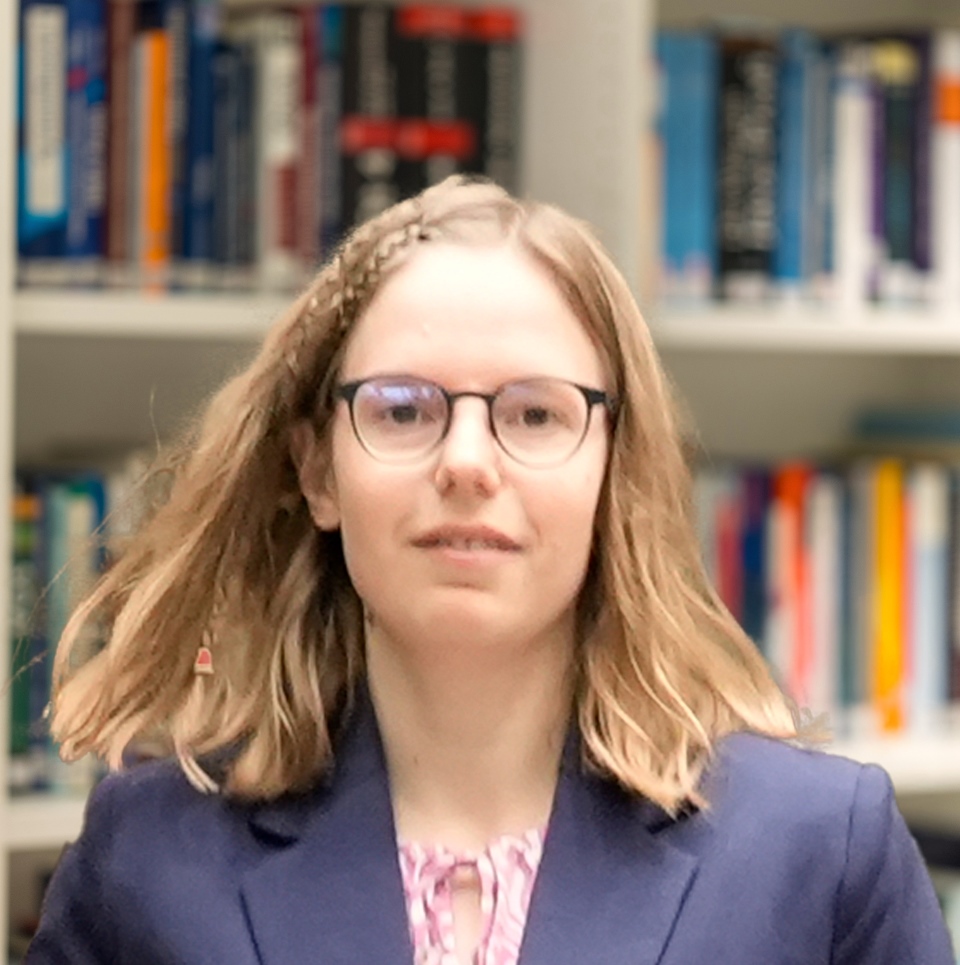 This image shows Dr.-Ing. Vanessa Tietz